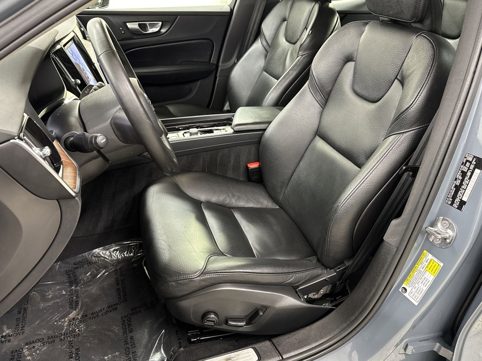 2024 Volvo S60 B5 Plus Dark Theme