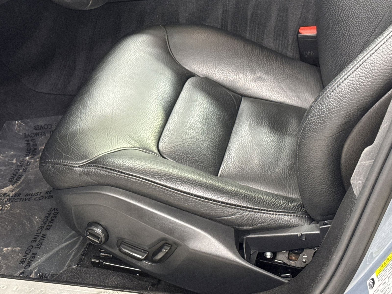 2024 Volvo S60 B5 Plus Dark Theme