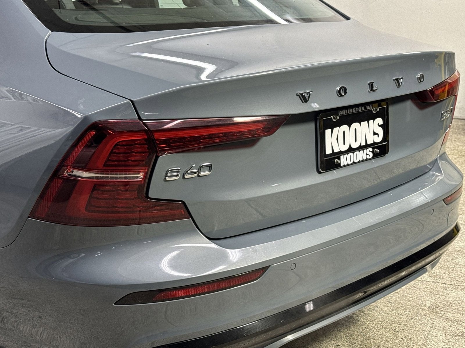 2024 Volvo S60 B5 Plus Dark Theme