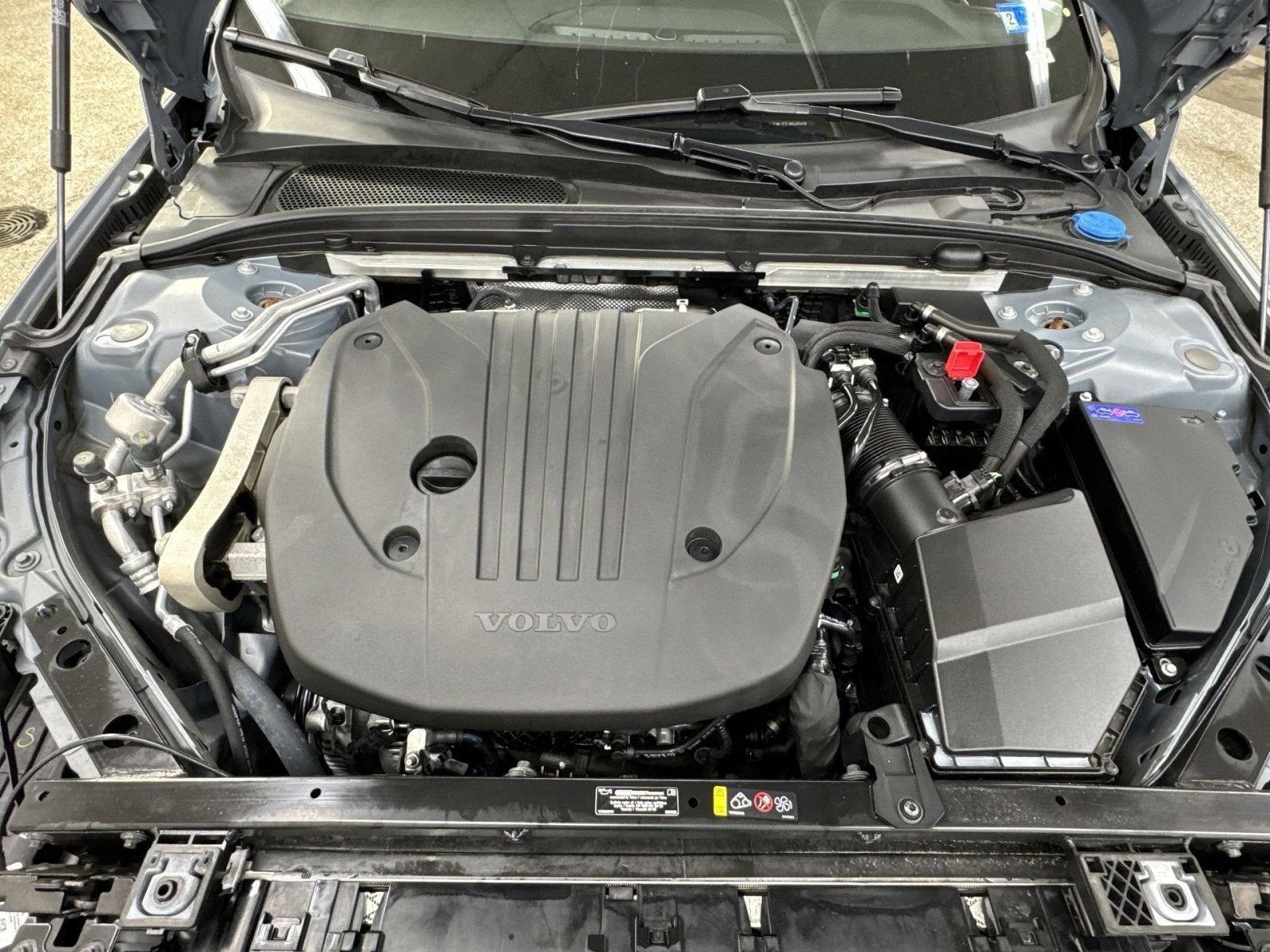 2024 Volvo S60 B5 Plus Dark Theme