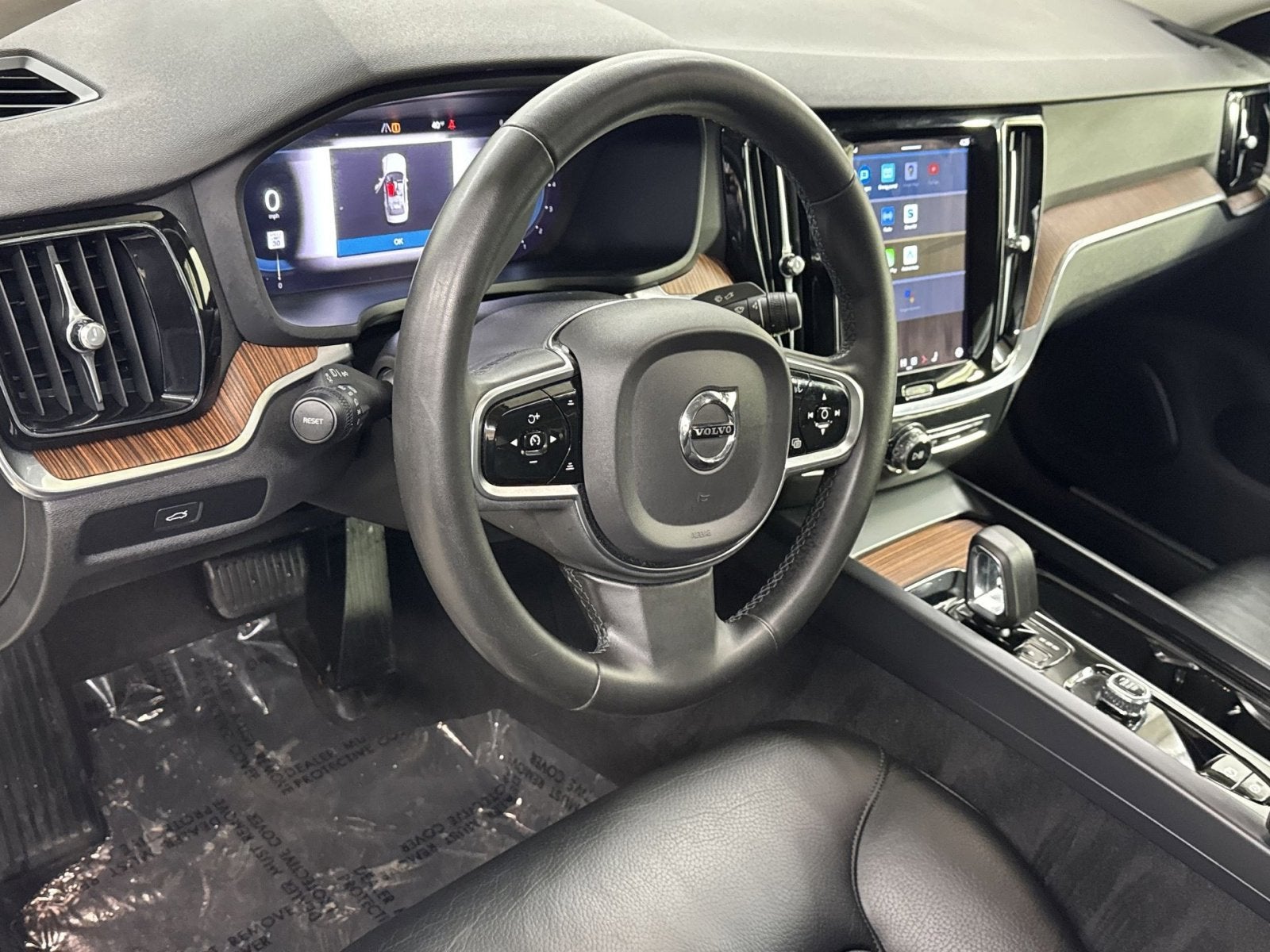 2024 Volvo S60 B5 Plus Dark Theme