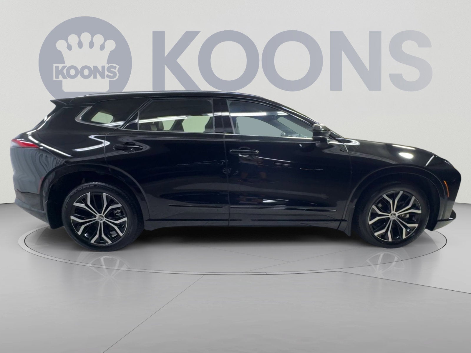 2025 Toyota Crown Signia XLE