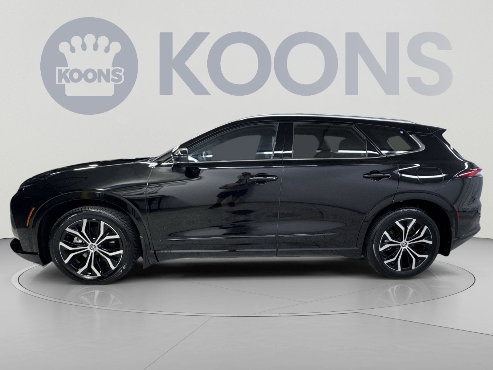 2025 Toyota Crown Signia XLE