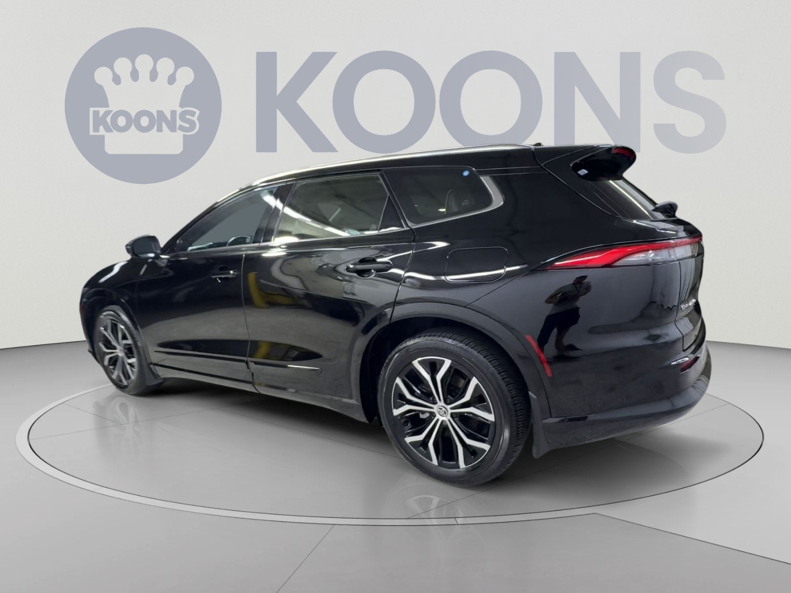2025 Toyota Crown Signia XLE