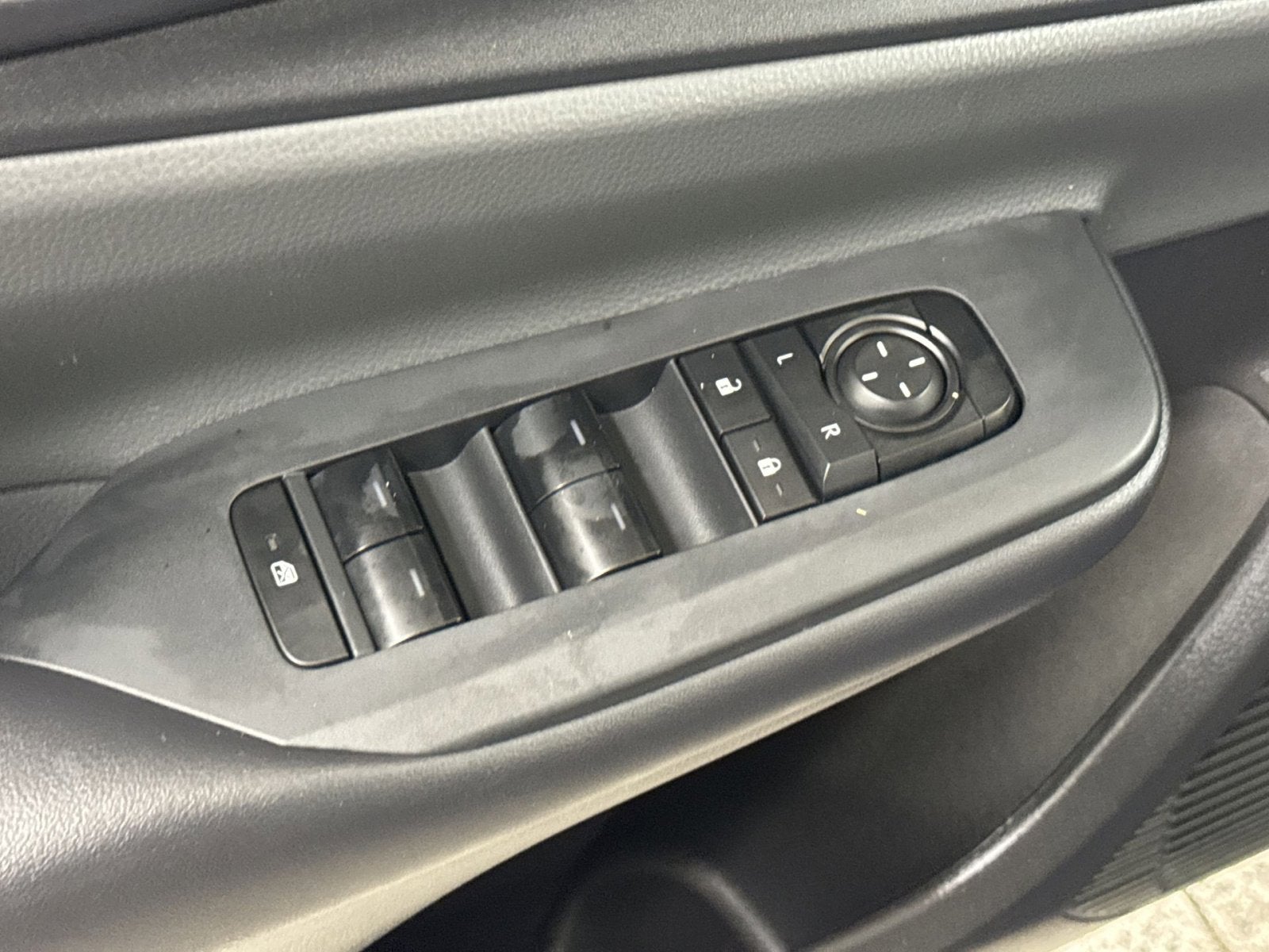 2023 Toyota Prius LE