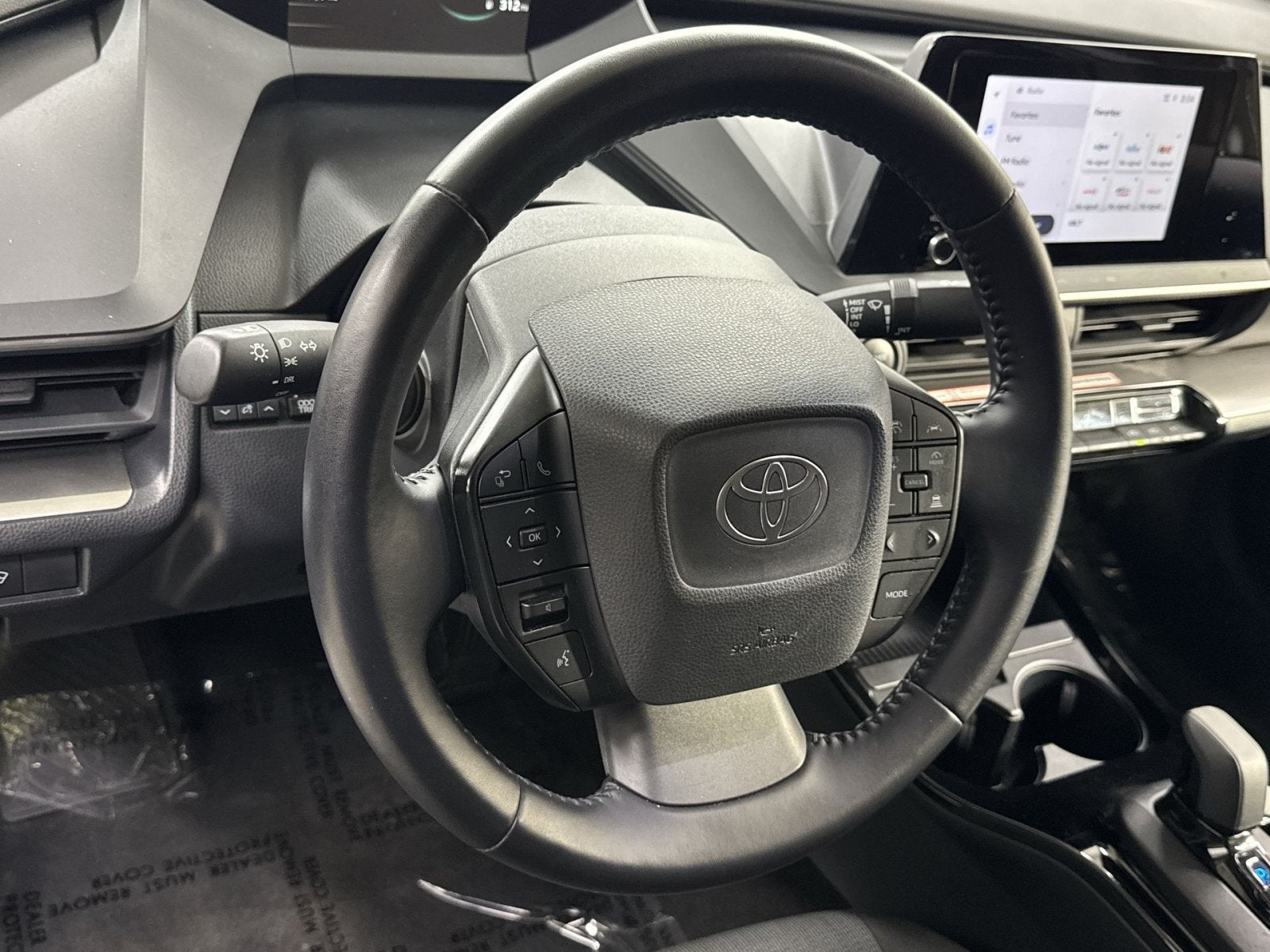 2025 Toyota Prius LE