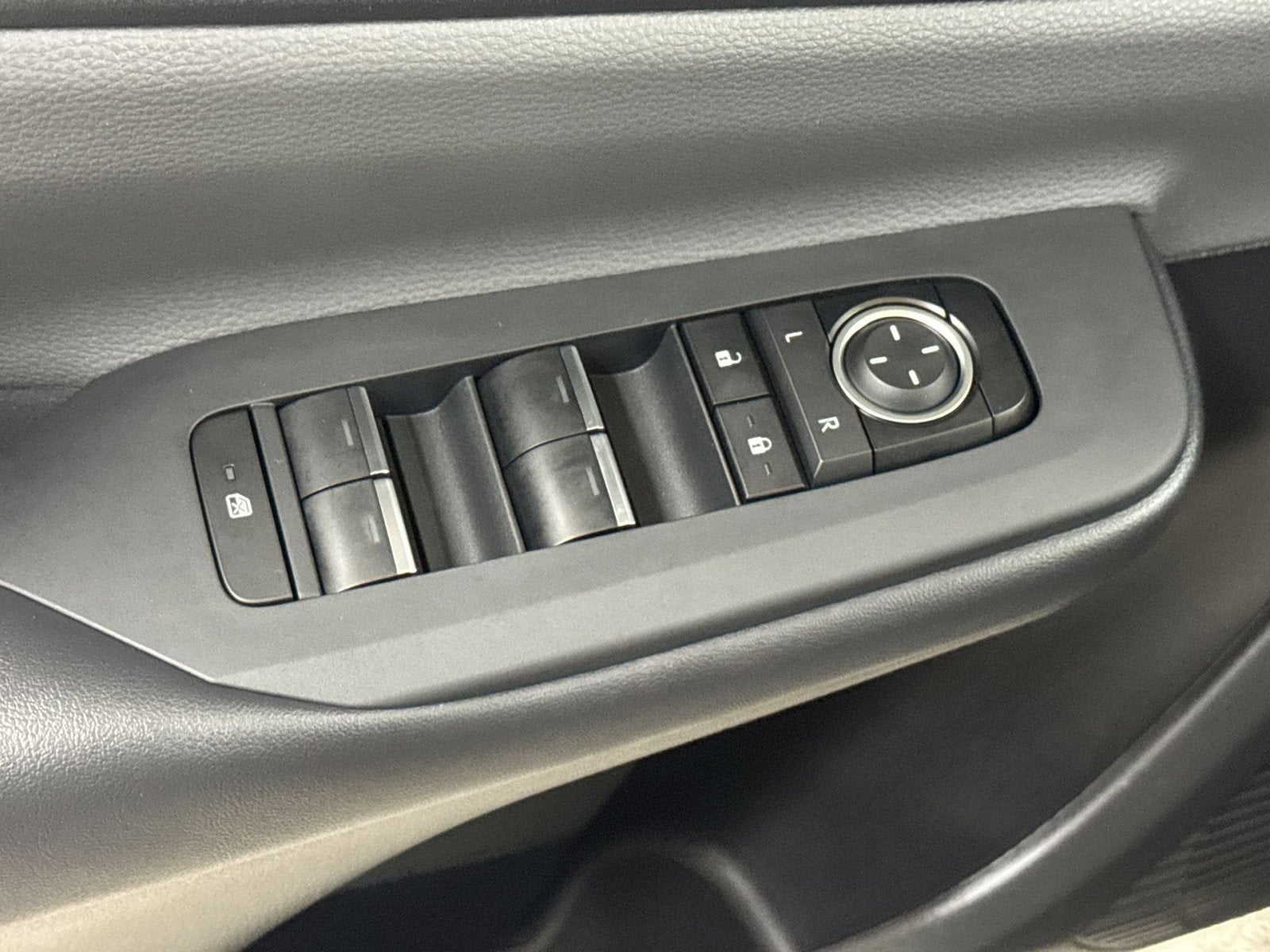 2025 Toyota Prius XLE