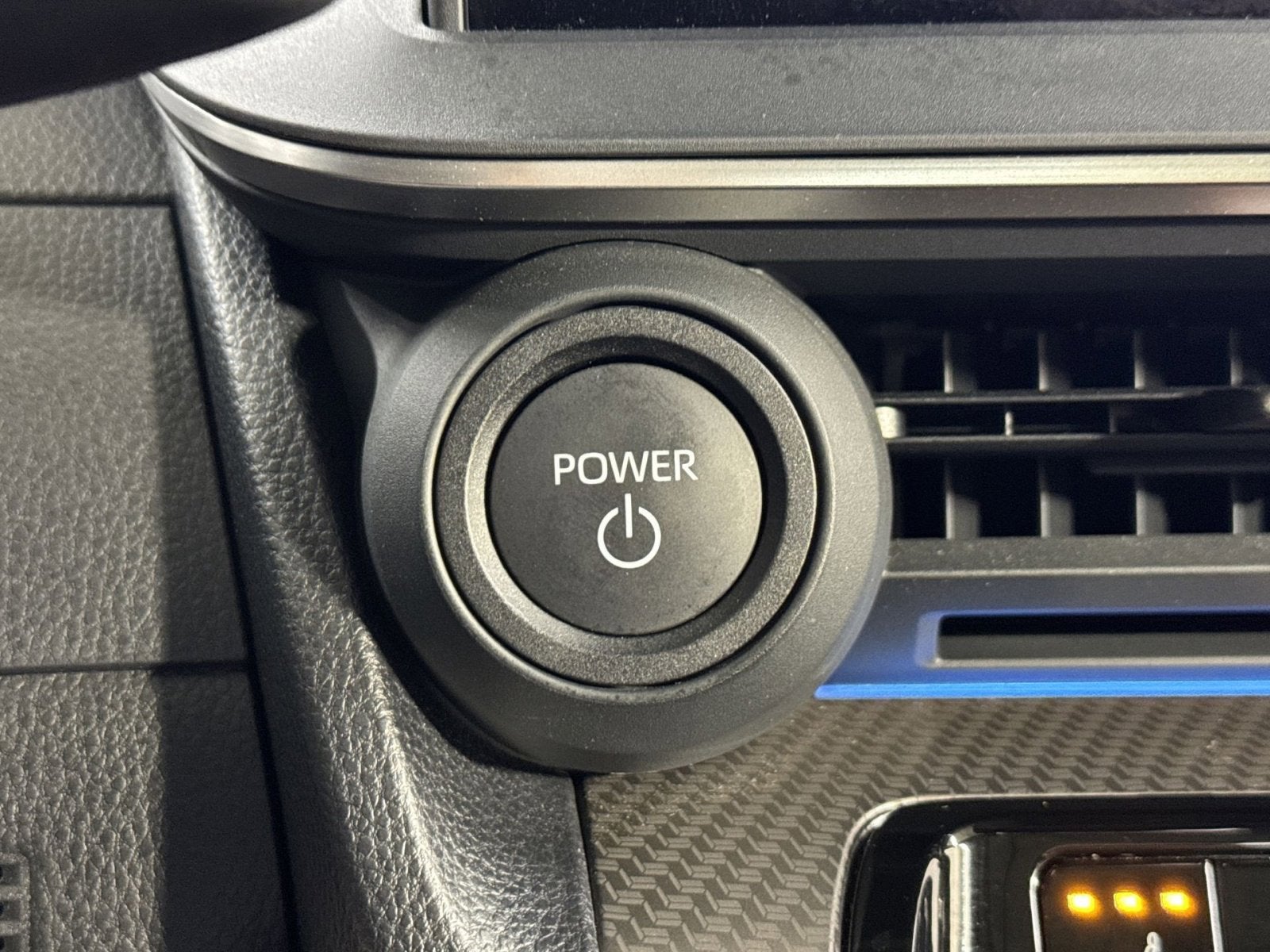 2025 Toyota Prius XLE