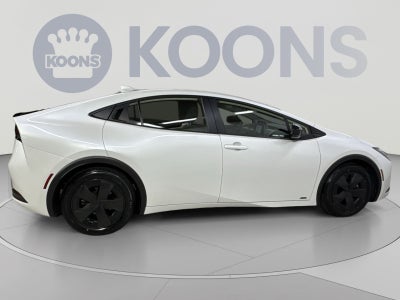 2025 Toyota Prius LE