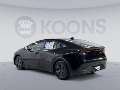 2025 Toyota Prius LE