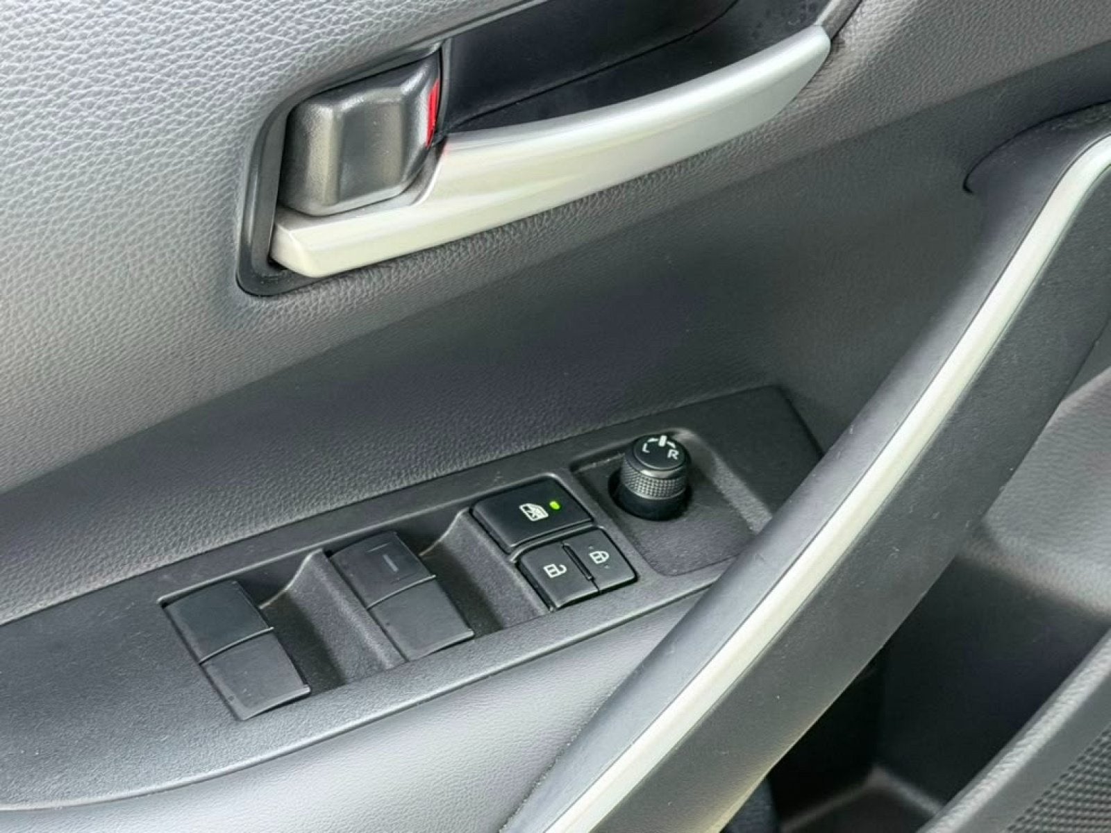 2025 Toyota Corolla Hybrid SE