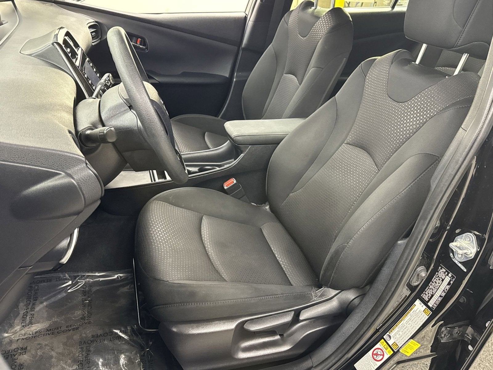 2022 Toyota Prius LE