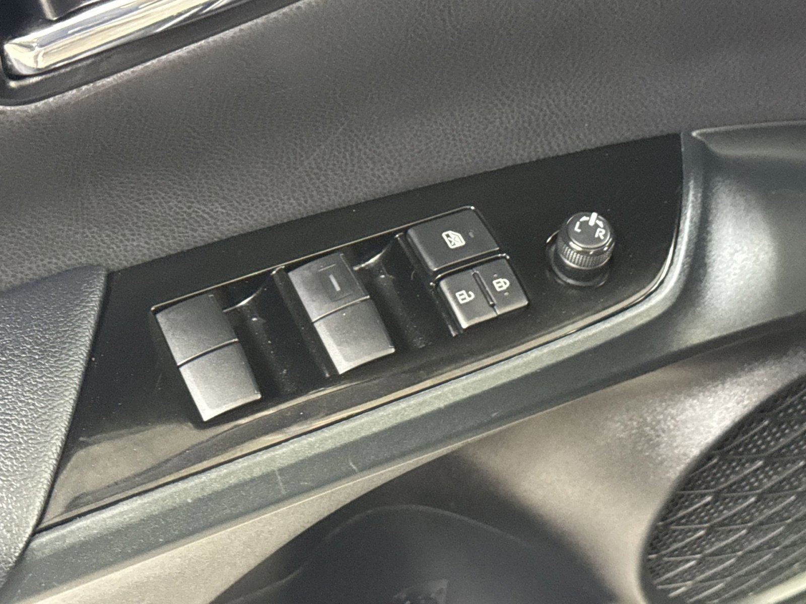 2022 Toyota Prius LE