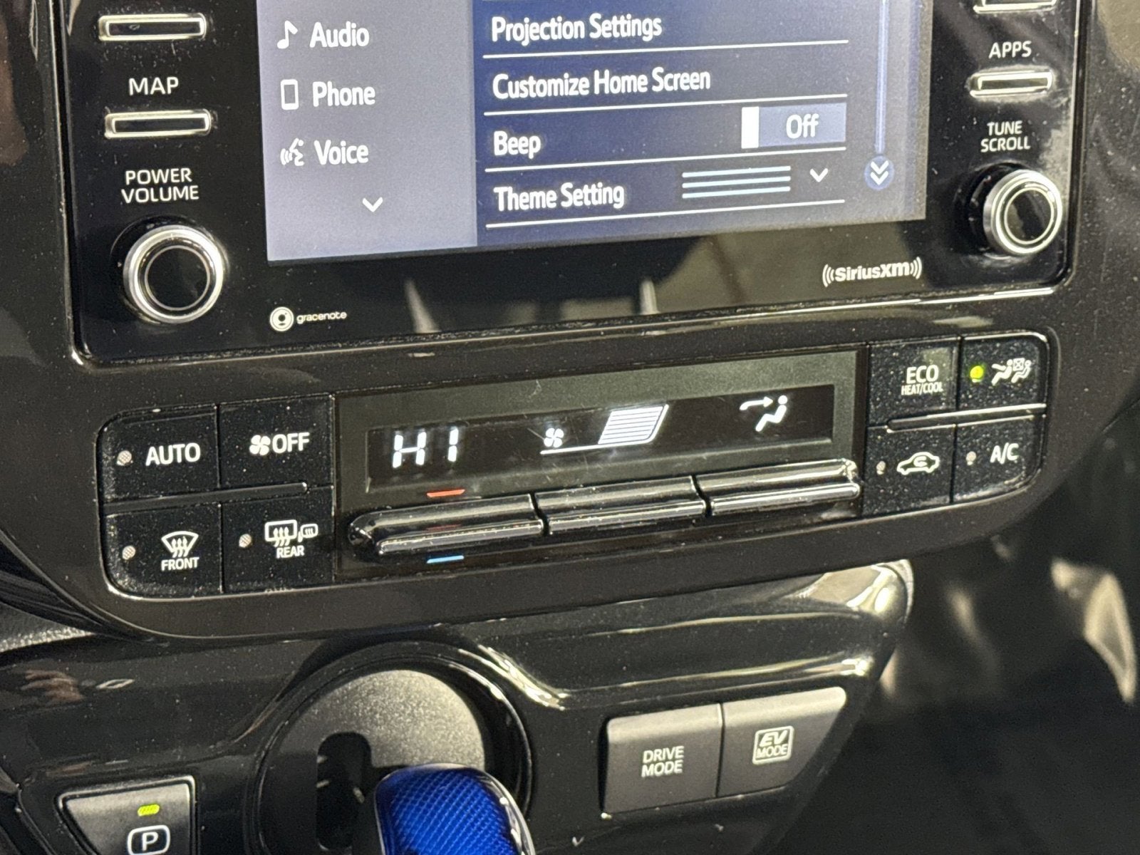 2022 Toyota Prius LE