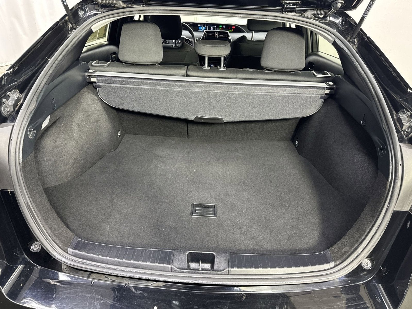 2022 Toyota Prius LE