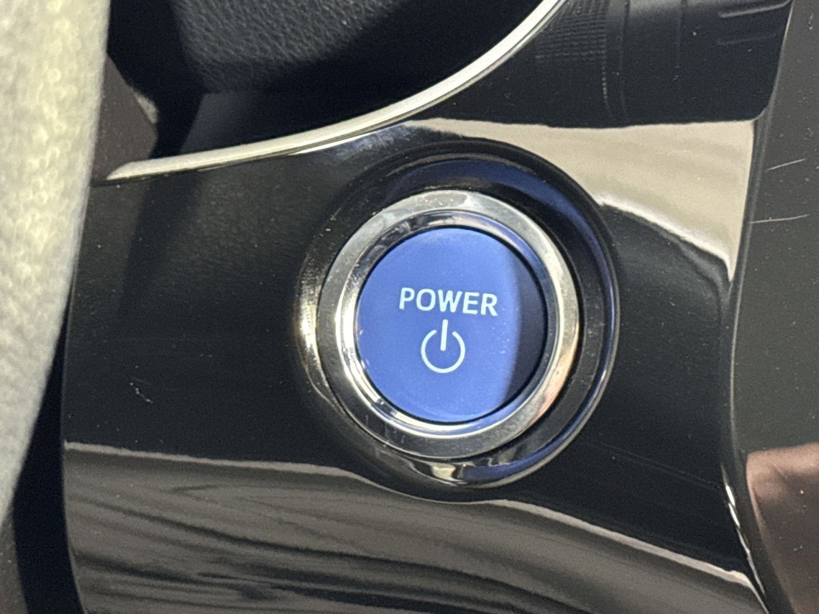 2022 Toyota Prius LE