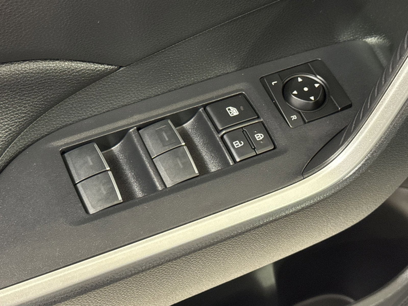 2024 Toyota RAV4 Prime SE