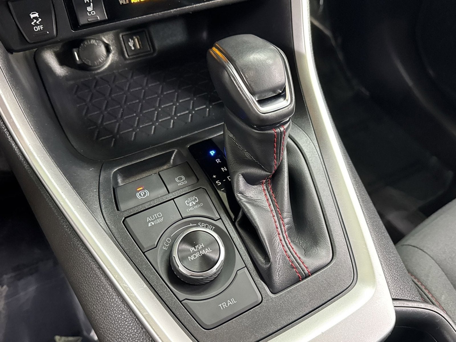 2024 Toyota RAV4 Prime SE