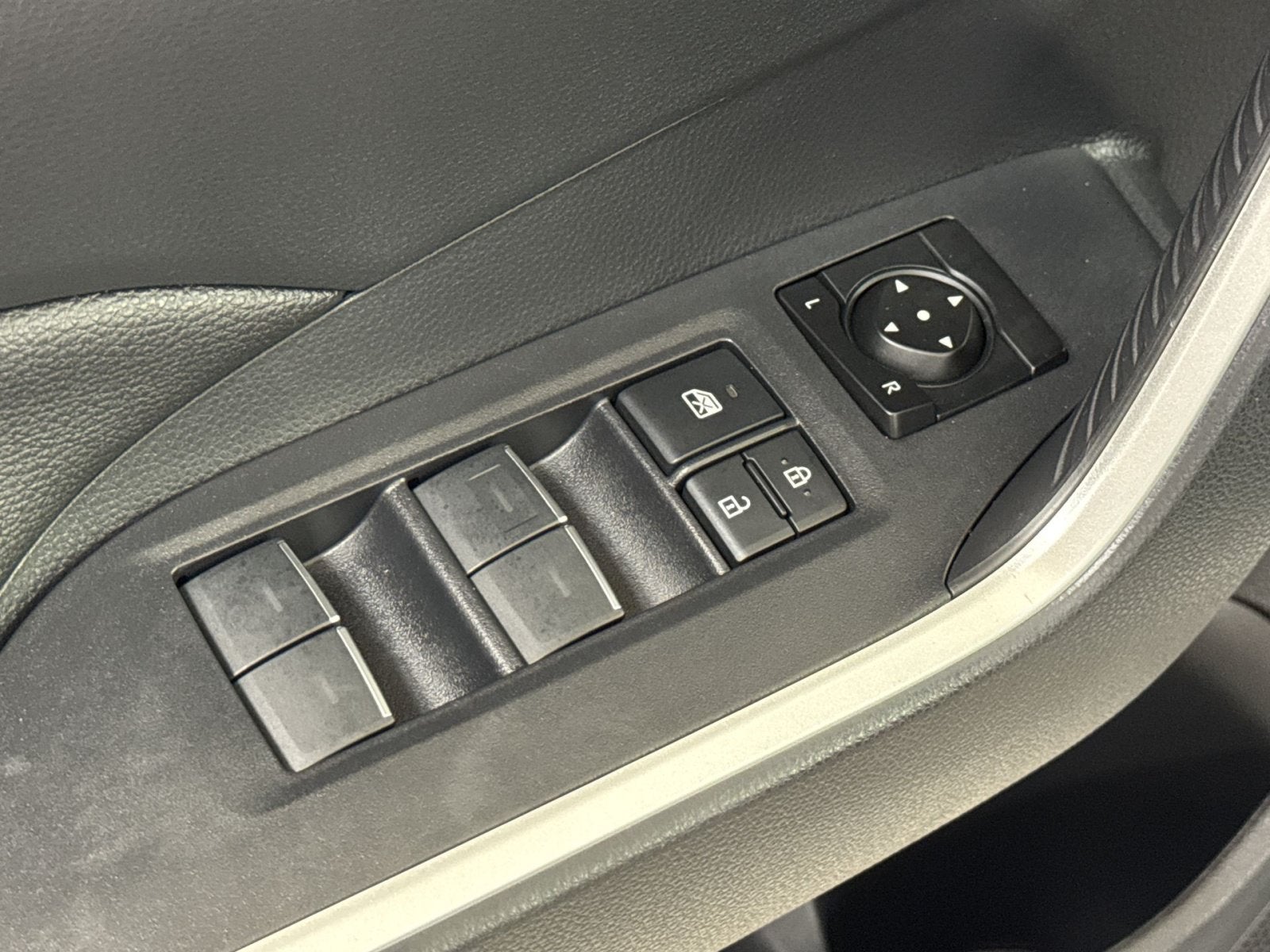 2025 Toyota RAV4 Plug-In Hybrid SE