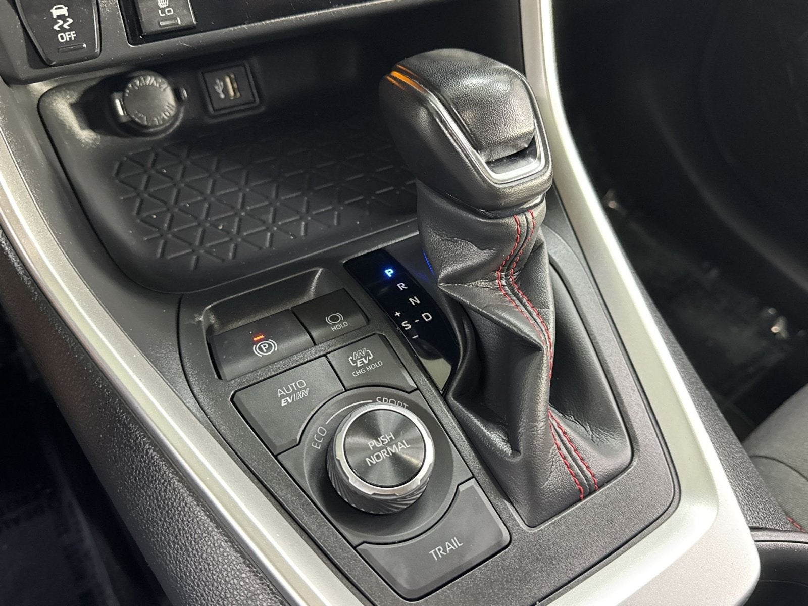 2025 Toyota RAV4 Plug-In Hybrid SE