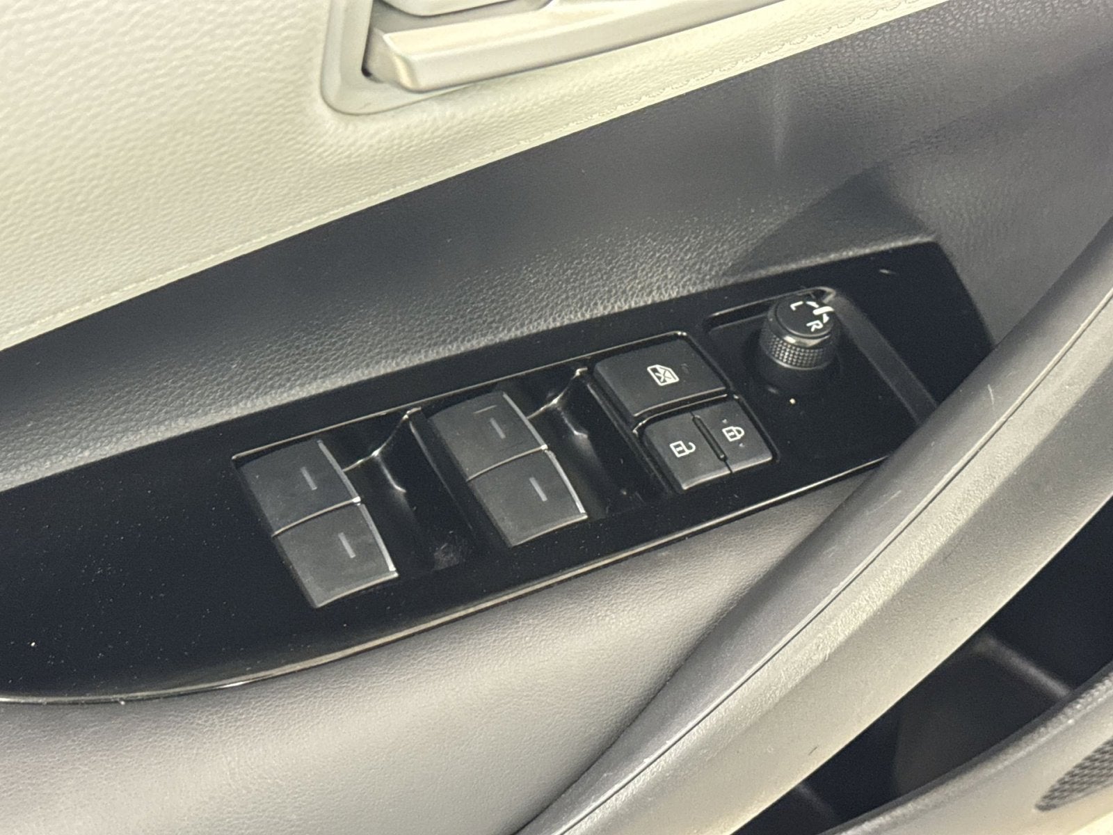 2023 Toyota Corolla Hatchback SE