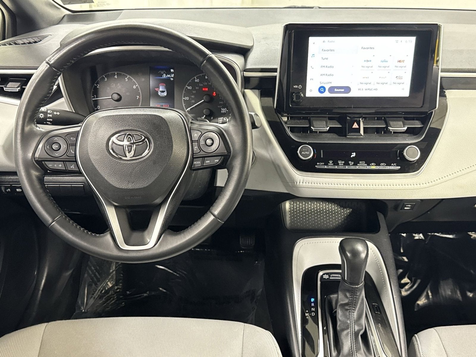 2023 Toyota Corolla Hatchback SE