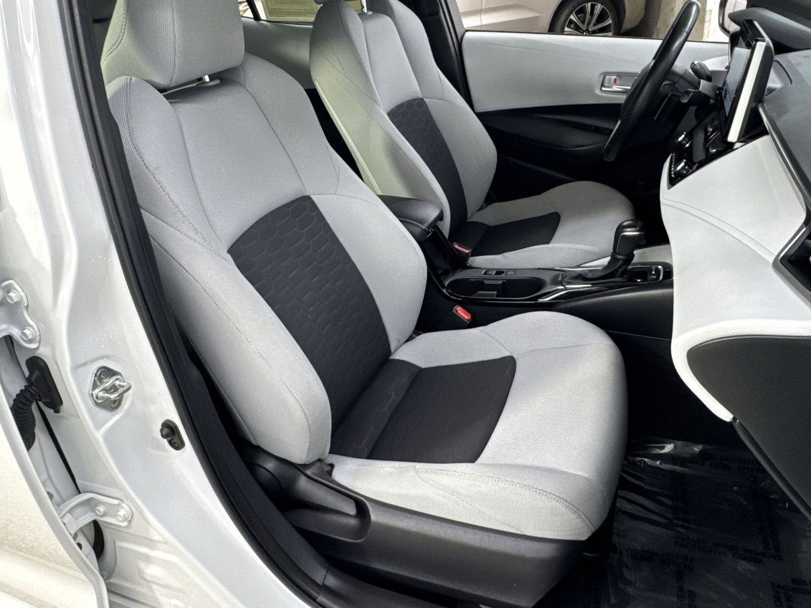 2023 Toyota Corolla Hatchback SE