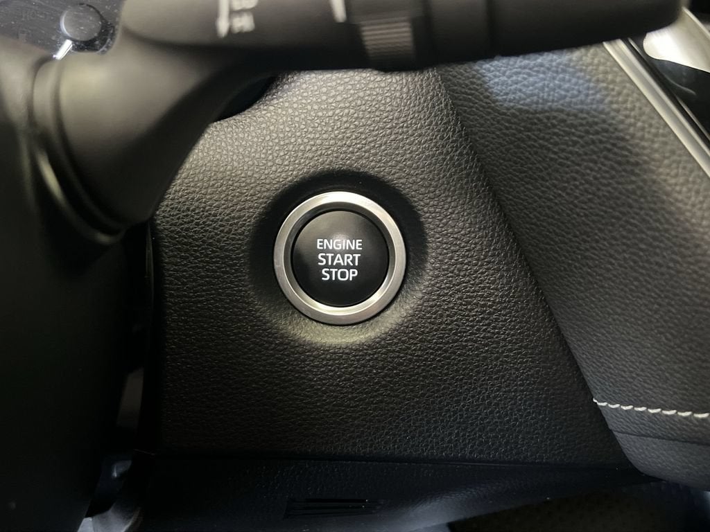 2025 Toyota Corolla Hatchback SE
