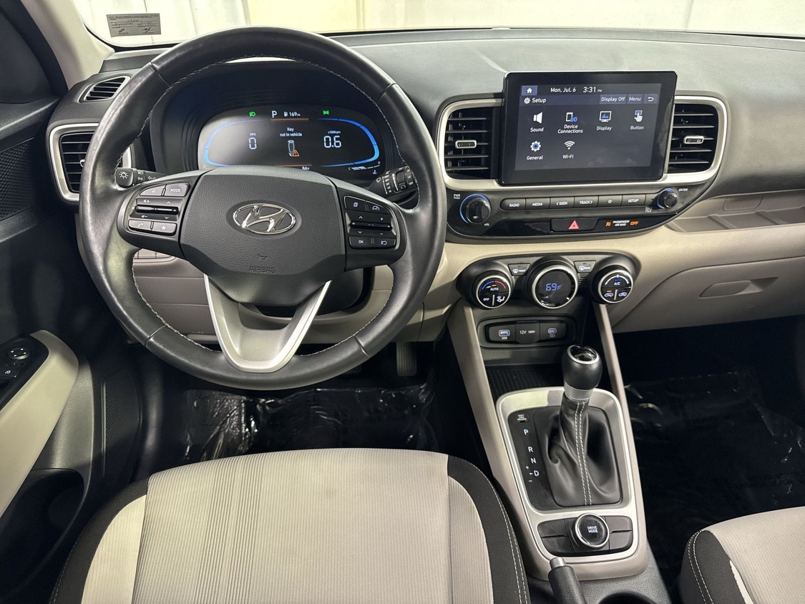2025 Hyundai Venue SEL