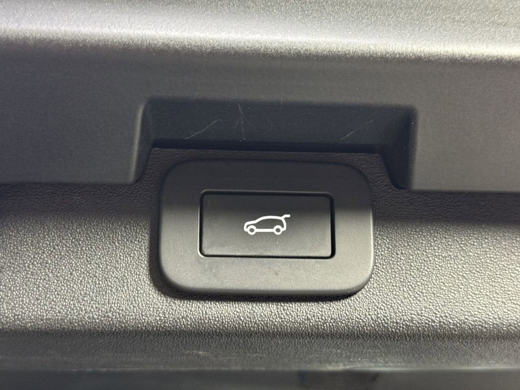 2024 Land Rover Discovery S