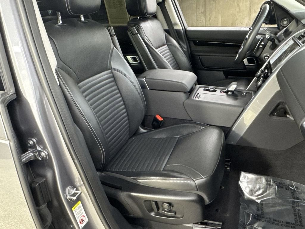 2024 Land Rover Discovery S