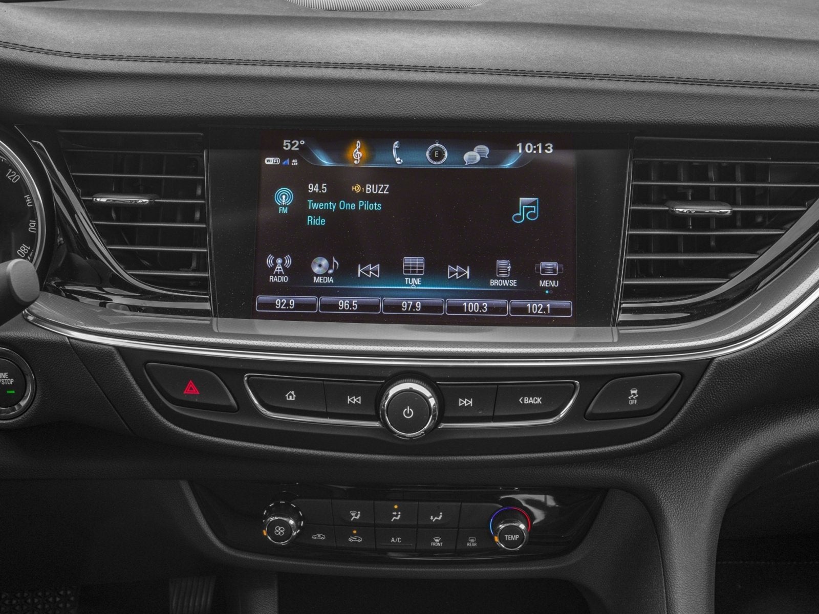 2018 Buick Regal TourX Essence