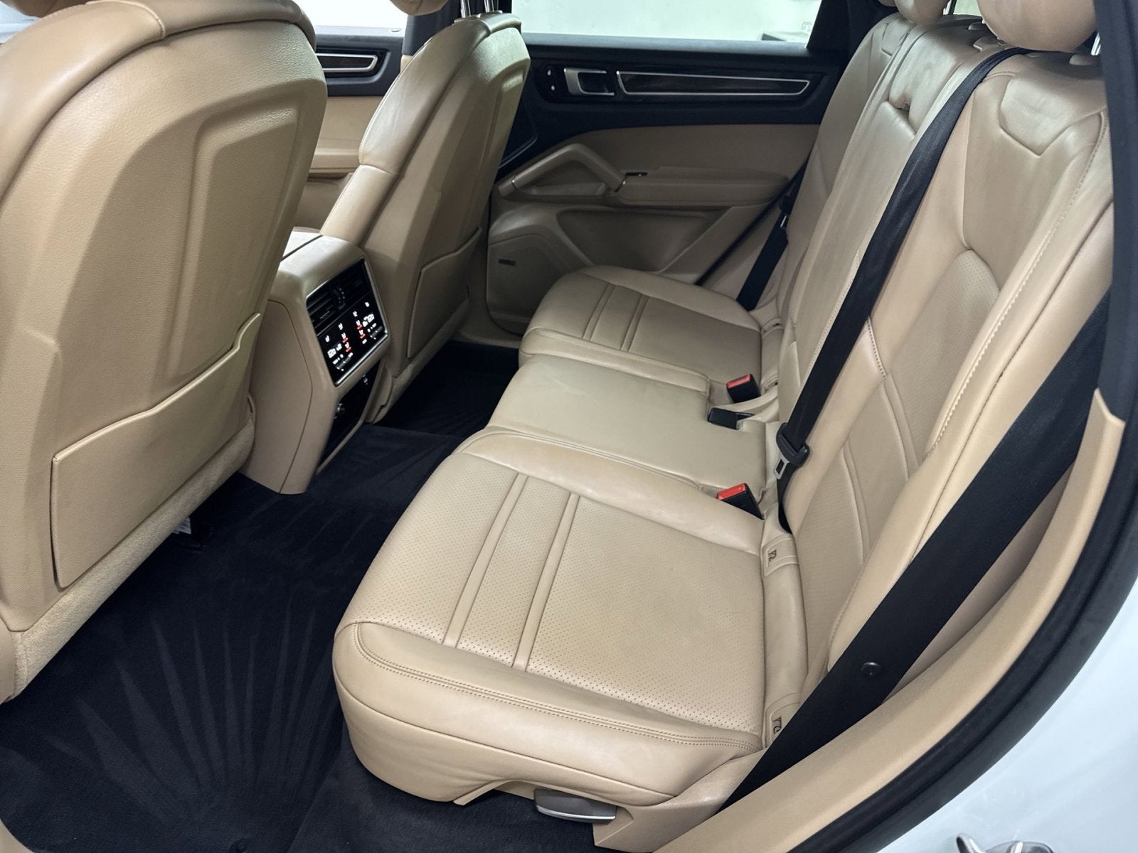 2021 Porsche Cayenne E-Hybrid Base