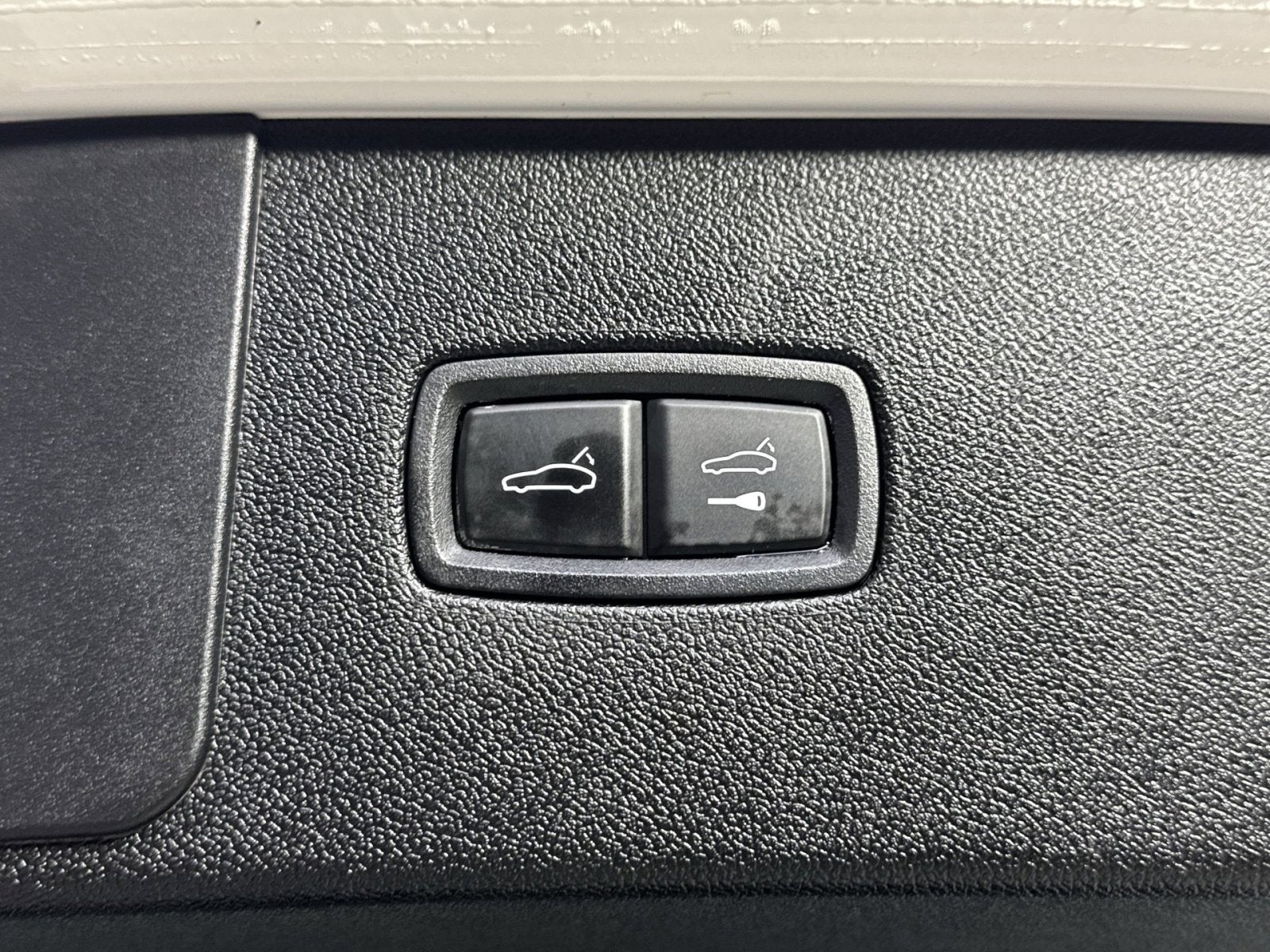 2021 Porsche Cayenne E-Hybrid Base