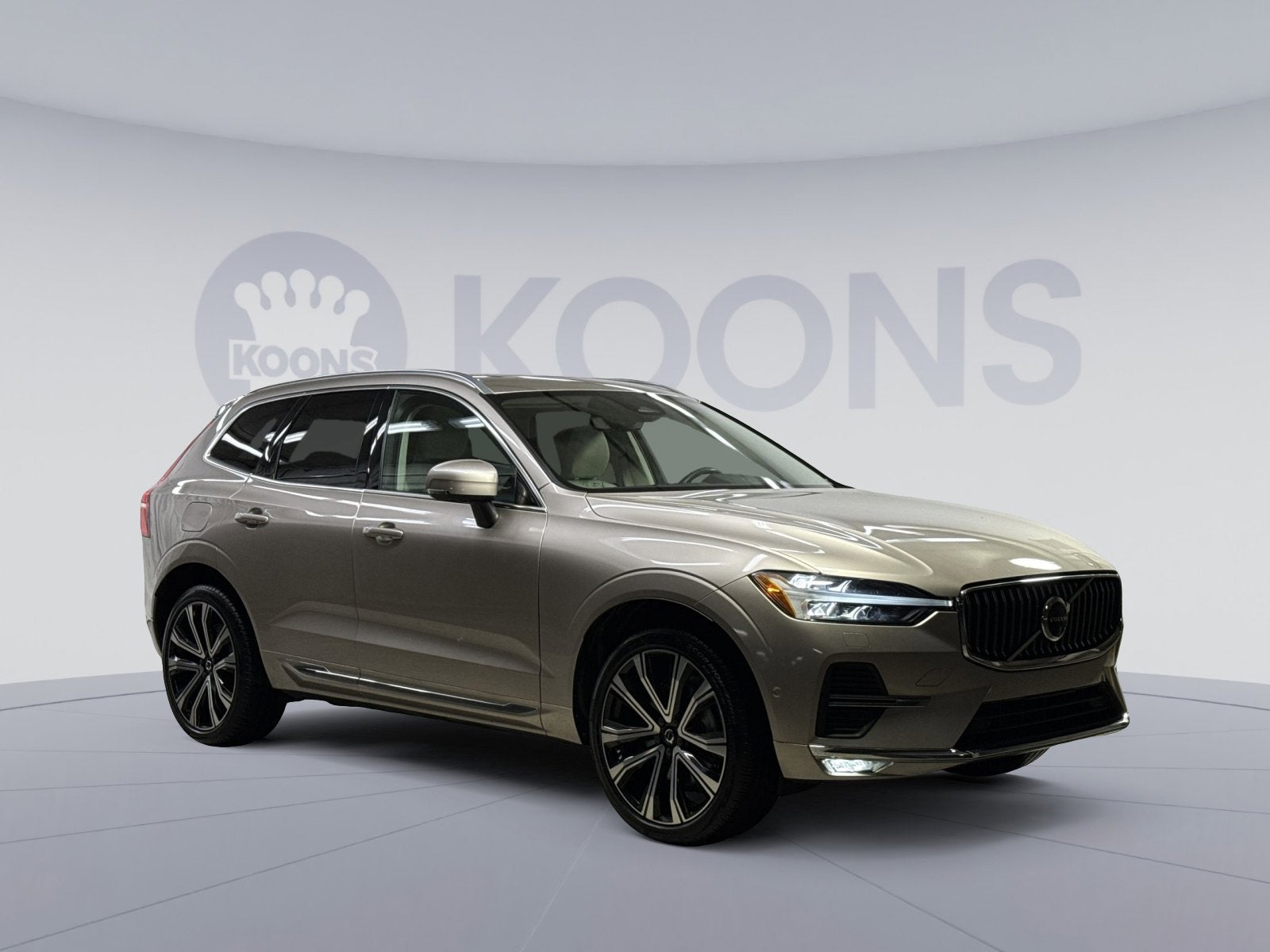 2023 Volvo XC60 B6 Ultimate Bright Theme