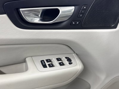2023 Volvo XC60 B6 Ultimate Bright Theme
