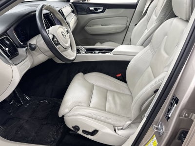 2023 Volvo XC60 B6 Ultimate Bright Theme