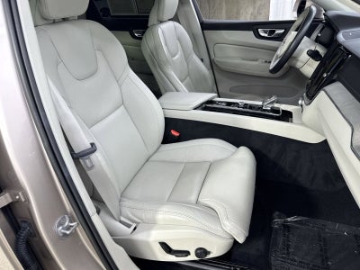 2023 Volvo XC60 B6 Ultimate Bright Theme