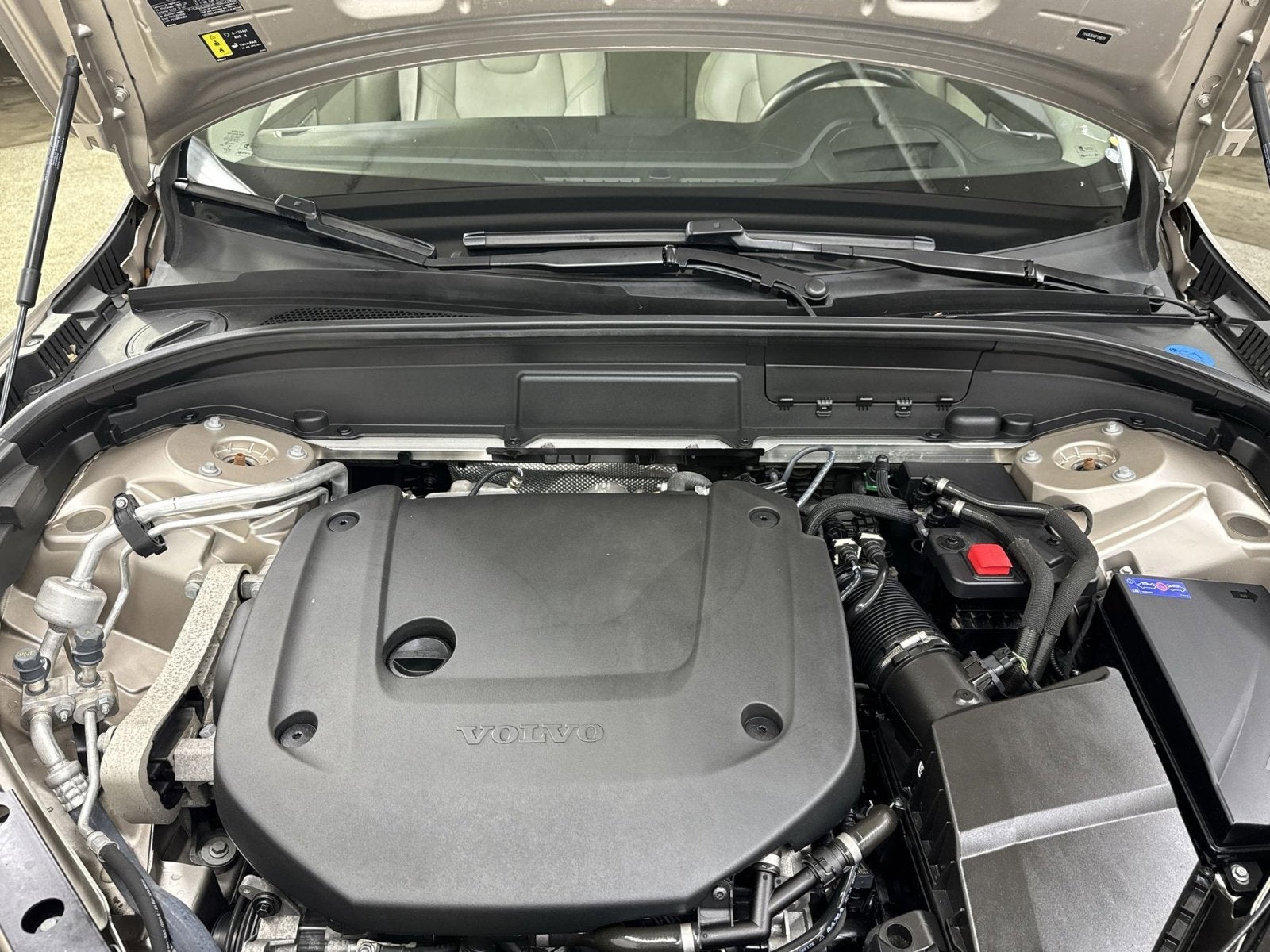 2023 Volvo XC60 B6 Ultimate Bright Theme