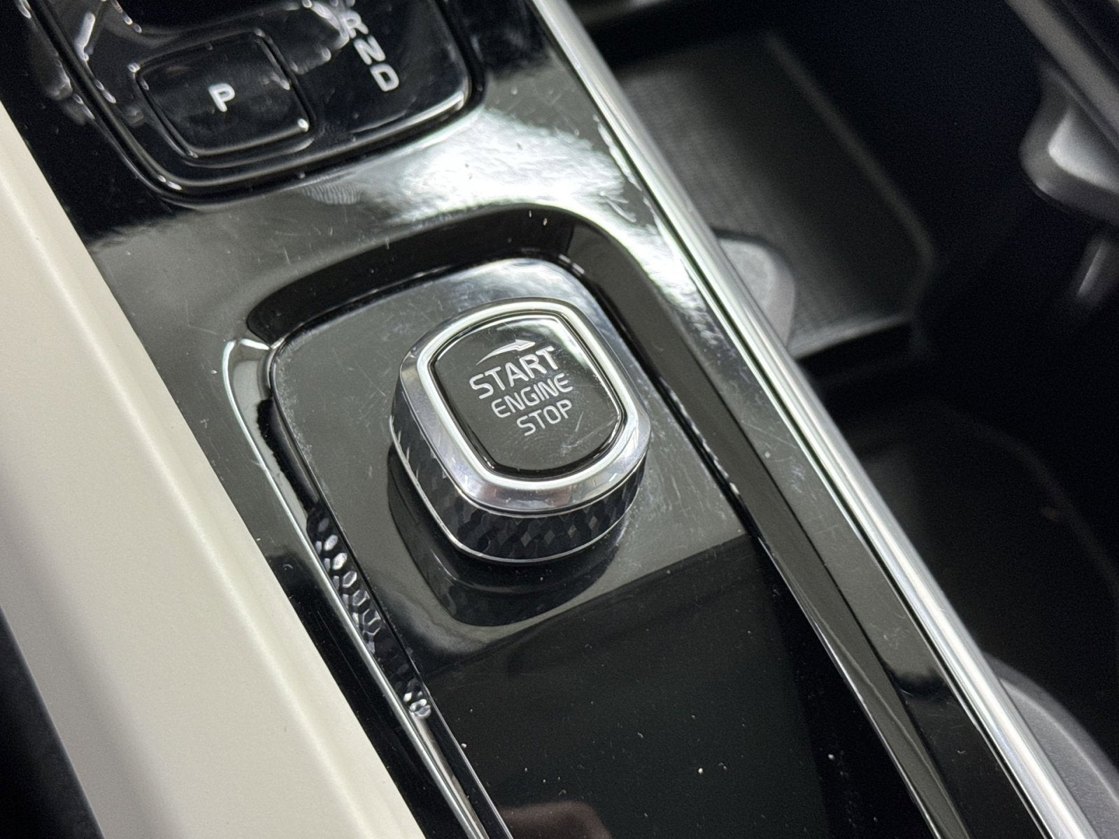 2023 Volvo XC60 B6 Ultimate Bright Theme