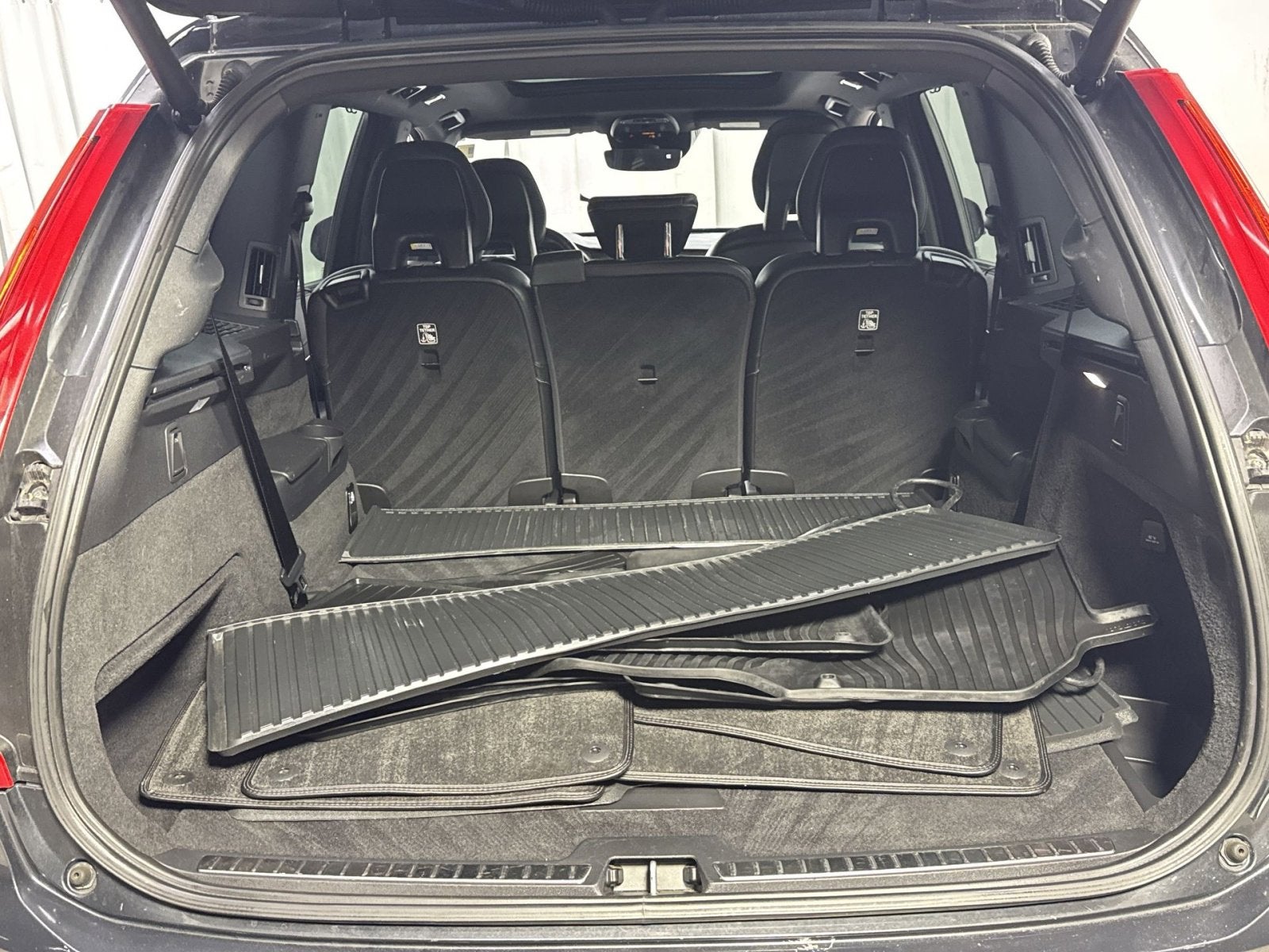 2021 Volvo XC90 Recharge Plug-In Hybrid T8 R-Design 7 Passenger