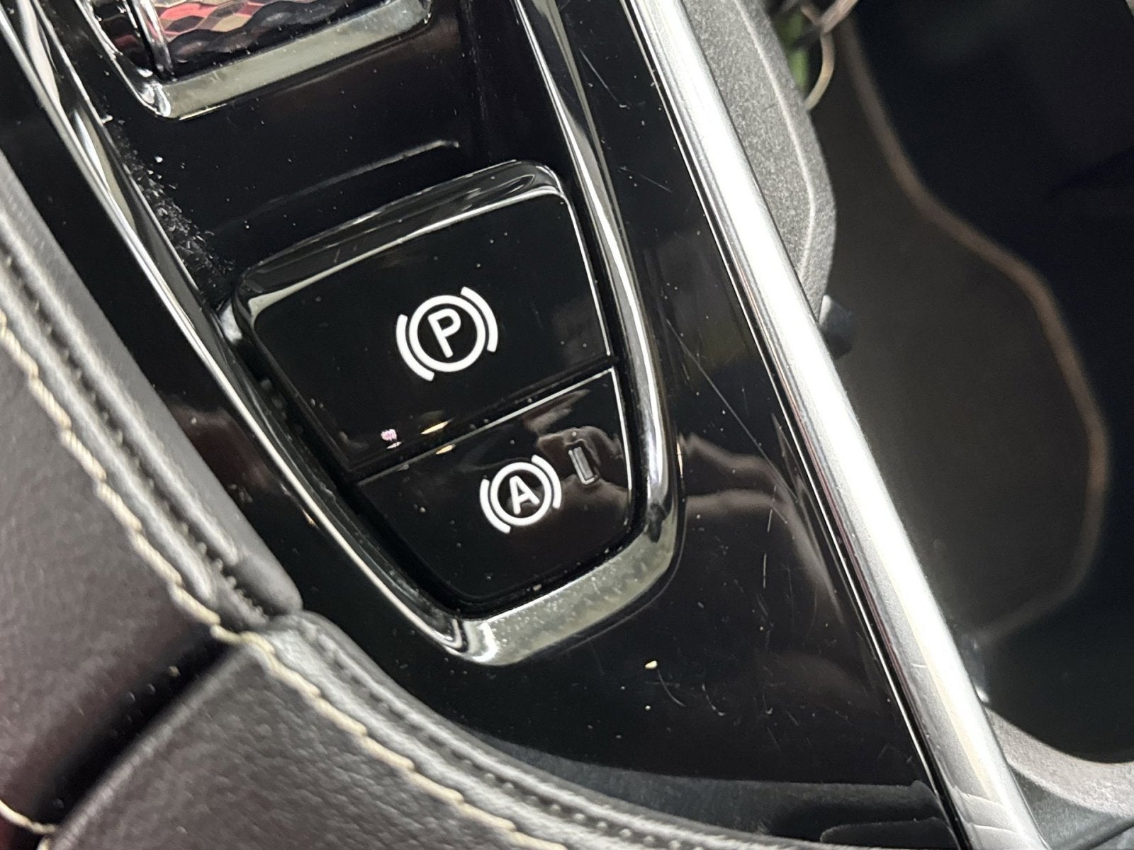 2021 Volvo XC90 Recharge Plug-In Hybrid T8 R-Design 7 Passenger
