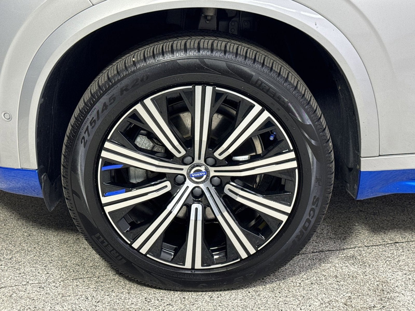 2023 Volvo XC90 B5 Plus