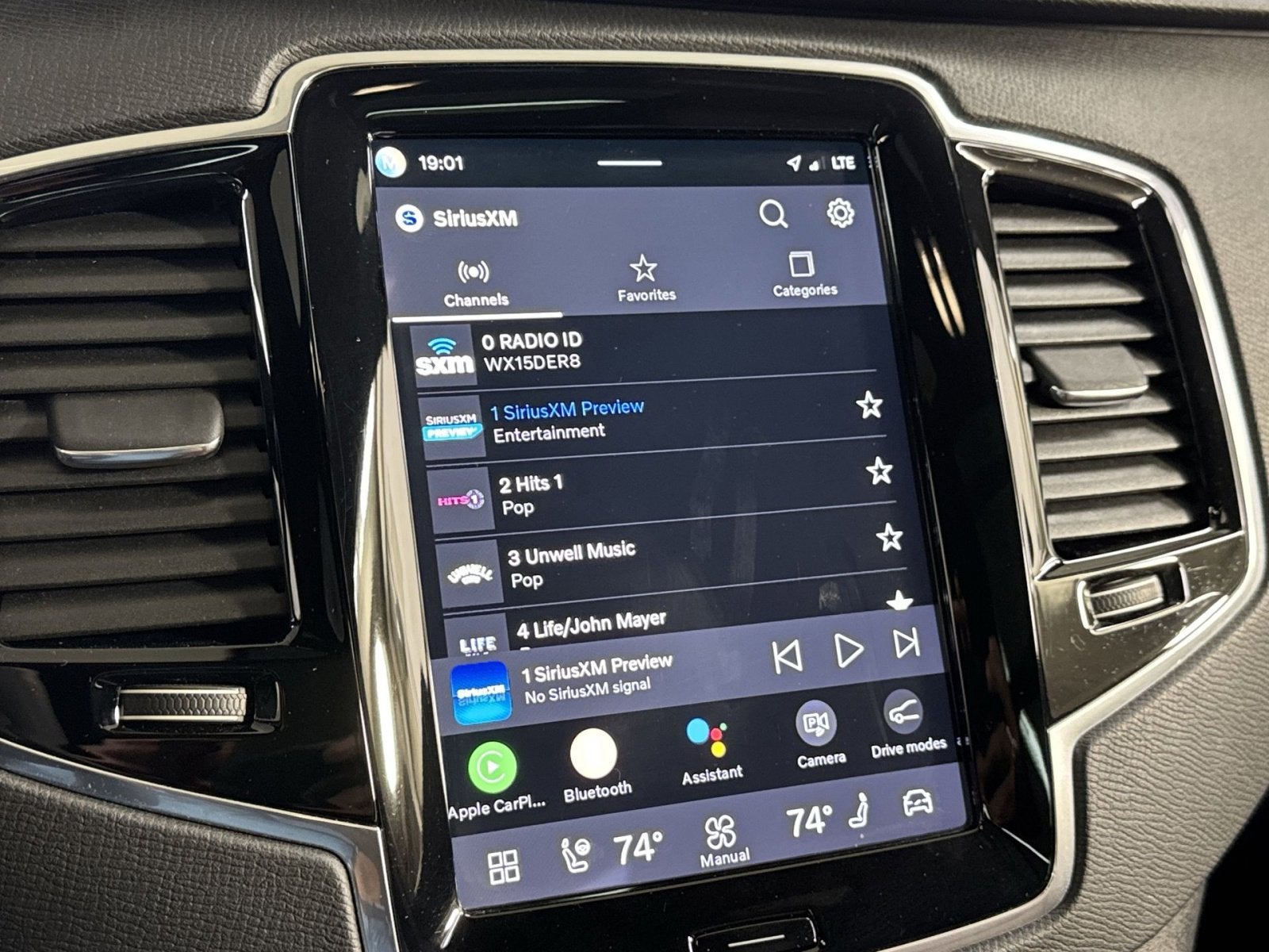 2023 Volvo XC90 B5 Plus