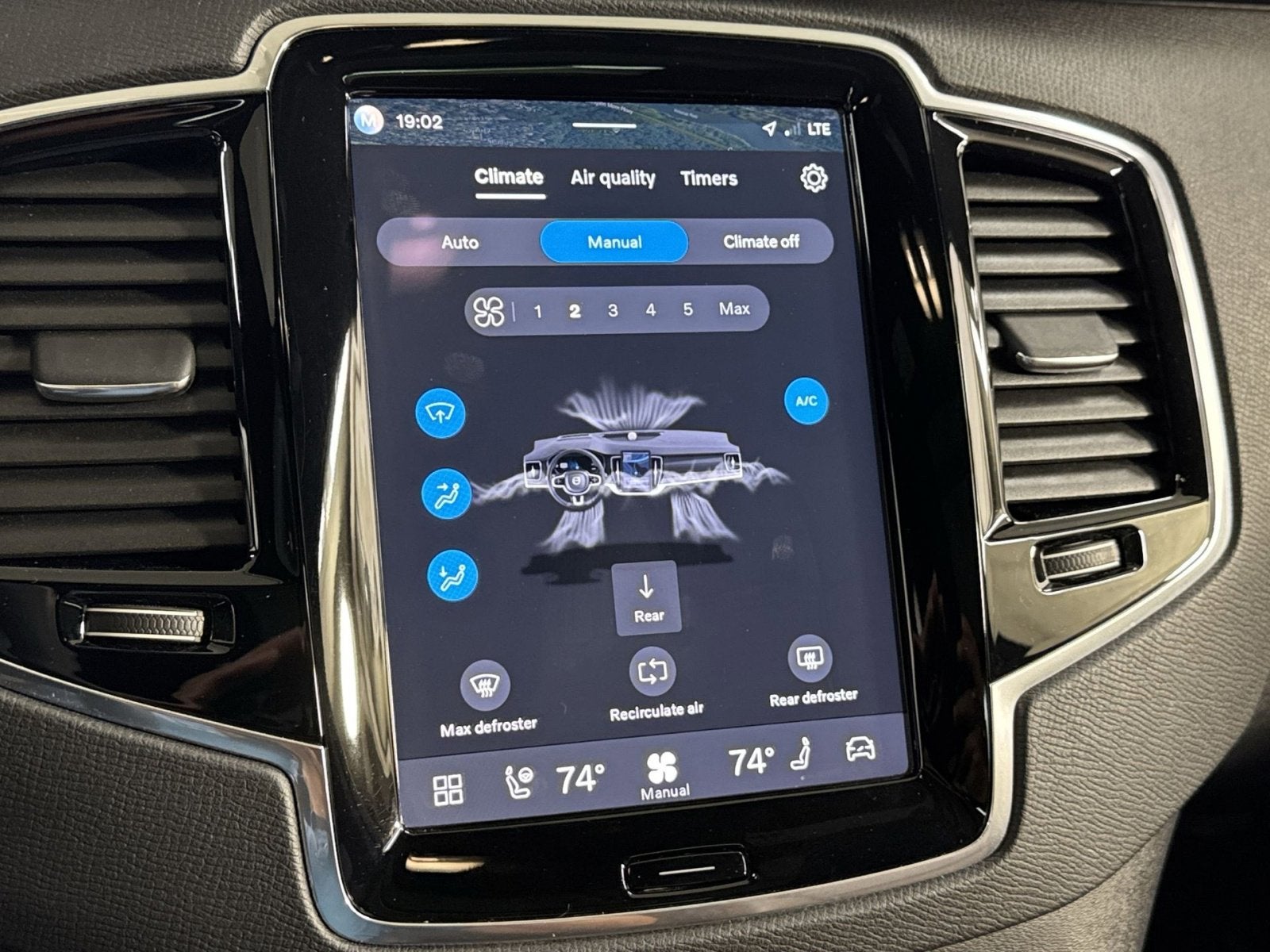 2023 Volvo XC90 B5 Plus