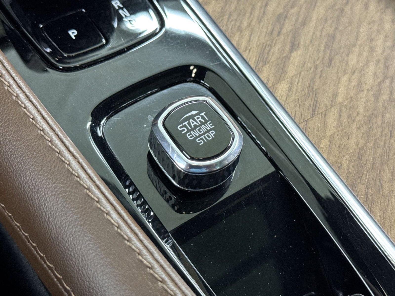 2023 Volvo XC90 B5 Plus
