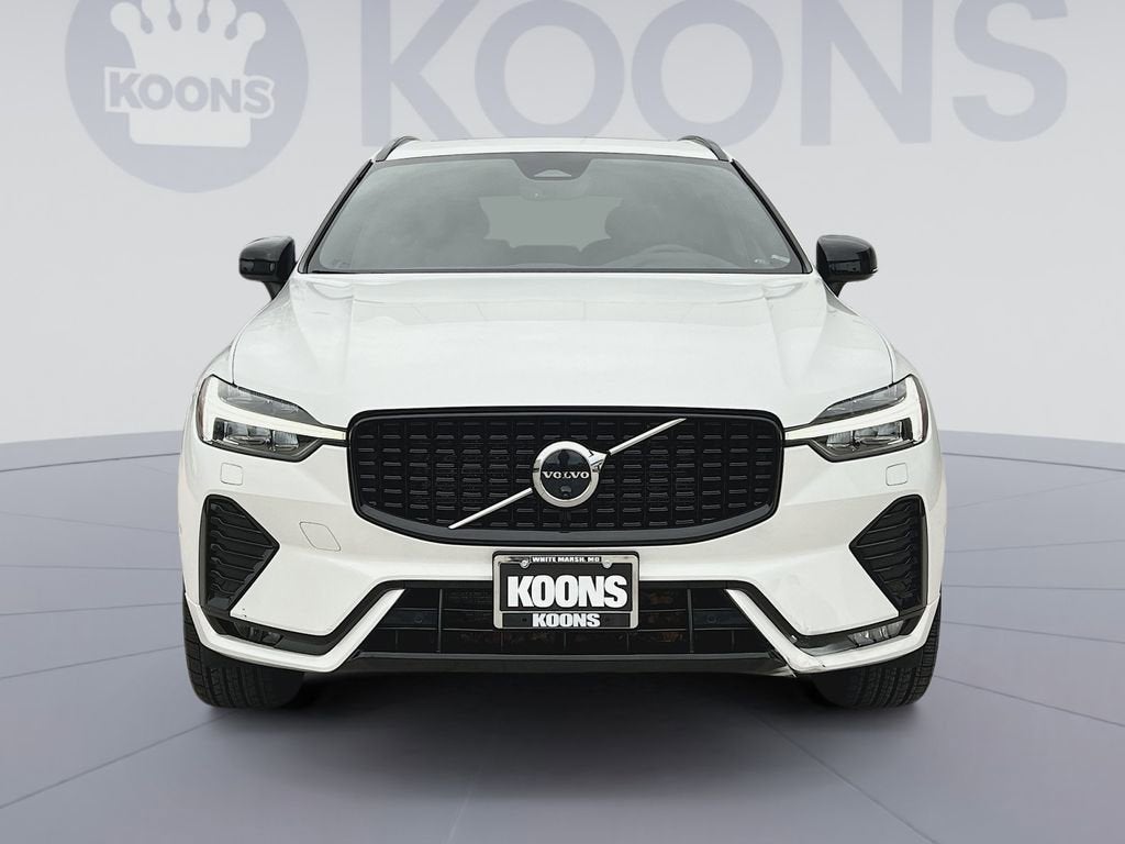 2023 Volvo XC60 B5 Plus Dark Theme