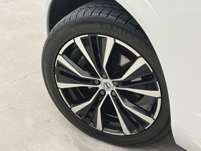 2023 Volvo XC60 B5 Plus Dark Theme