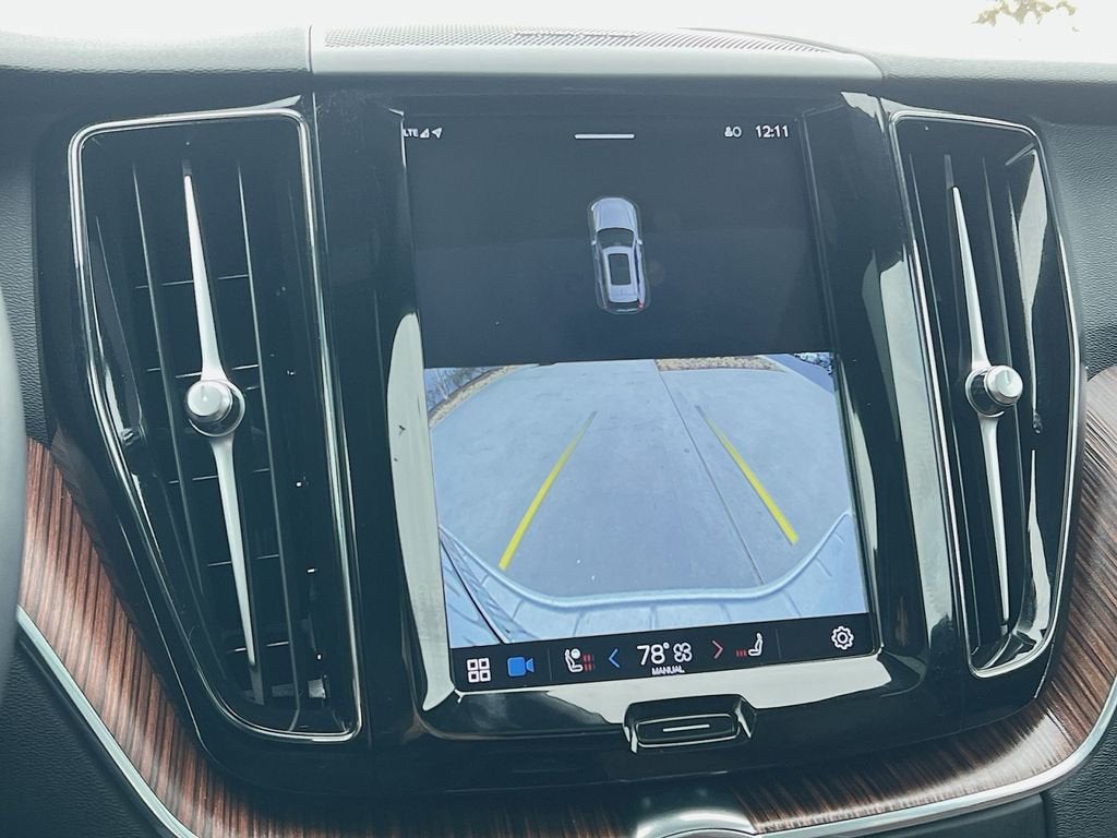 2023 Volvo XC60 B5 Plus Dark Theme