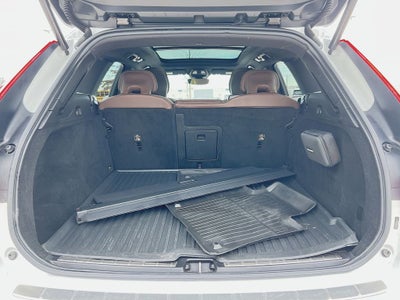 2023 Volvo XC60 B5 Plus Dark Theme